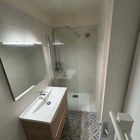 Les Pieds Dans L Eau Au Brusc 4 Personnes Apartment *